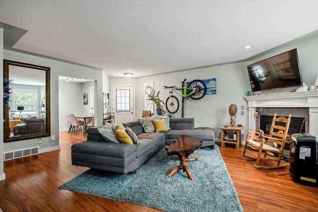 MLS® A2255248 - 1926/1928 32 Street SW in Killarney/Glengarry Calgary, Multi-Family
