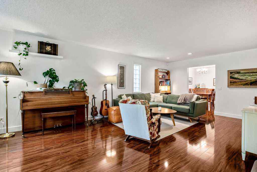 MLS® A2255248 - 1926/1928 32 Street SW in Killarney/Glengarry Calgary, Multi-Family