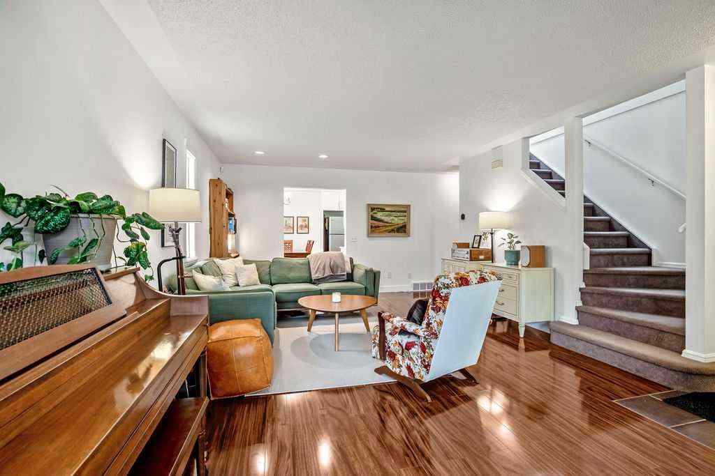 MLS® A2255248 - 1926/1928 32 Street SW in Killarney/Glengarry Calgary, Multi-Family