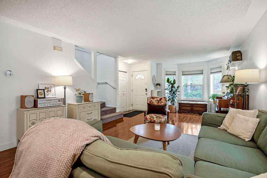 MLS® A2255248 - 1926/1928 32 Street SW in Killarney/Glengarry Calgary, Multi-Family