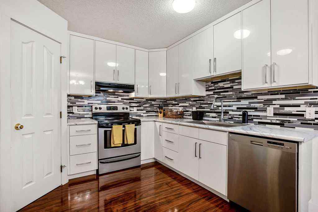 MLS® A2255248 - 1926/1928 32 Street SW in Killarney/Glengarry Calgary, Multi-Family