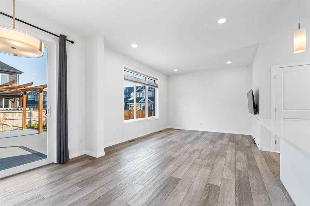 MLS® A2255257 - 109 Sundown Terrace  in Sunset Ridge Cochrane, Residential