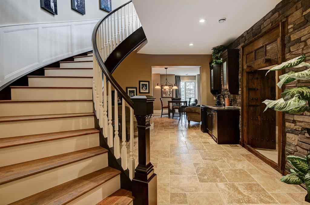 MLS® A2255258 - 1320 17A Street NW in Hounsfield Heights/Briar Hill Calgary, Residential