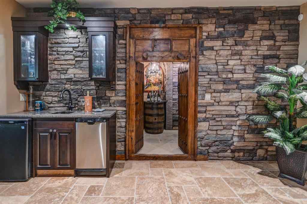 MLS® A2255258 - 1320 17A Street NW in Hounsfield Heights/Briar Hill Calgary, Residential