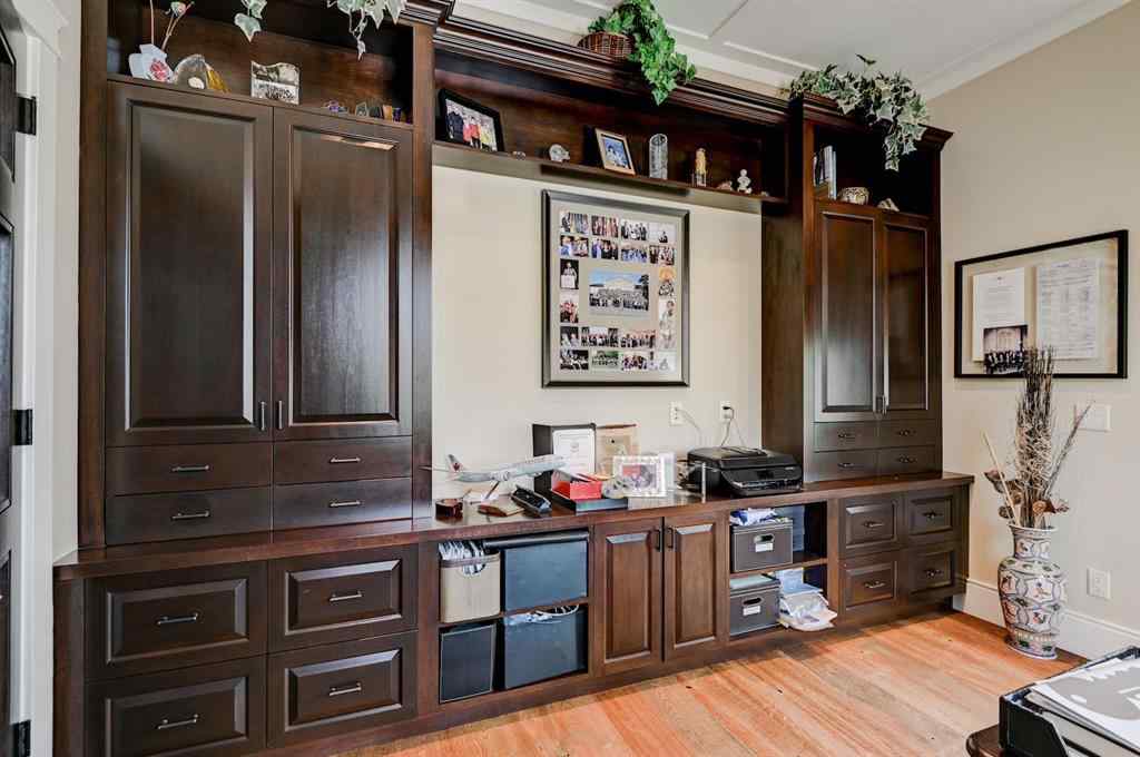 MLS® A2255258 - 1320 17A Street NW in Hounsfield Heights/Briar Hill Calgary, Residential