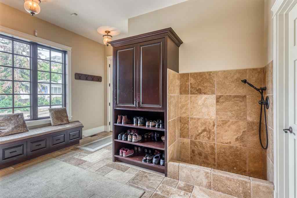 MLS® A2255258 - 1320 17A Street NW in Hounsfield Heights/Briar Hill Calgary, Residential