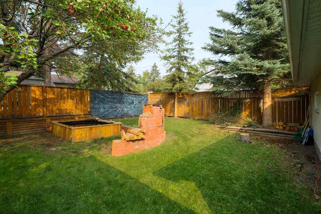 MLS® A2255261 - 412 Tavender Road NW in Thorncliffe Calgary, Residential