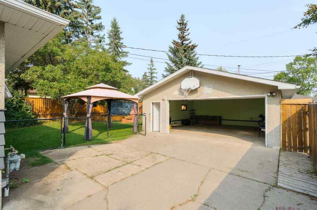 MLS® A2255261 - 412 Tavender Road NW in Thorncliffe Calgary, Residential
