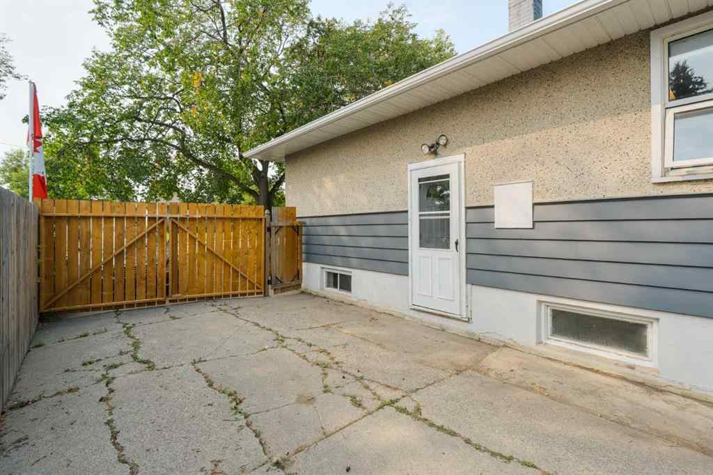 MLS® A2255261 - 412 Tavender Road NW in Thorncliffe Calgary, Residential