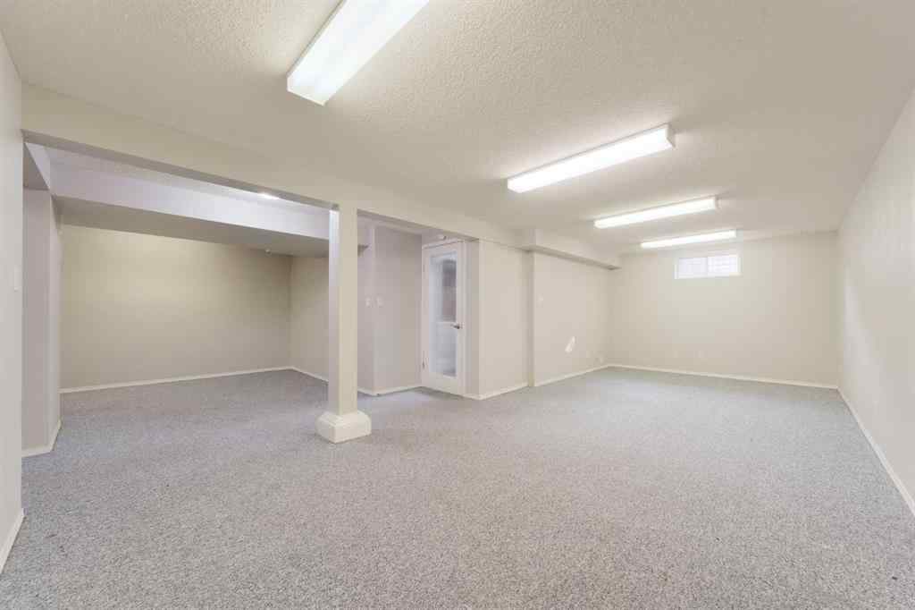 MLS® A2255261 - 412 Tavender Road NW in Thorncliffe Calgary, Residential