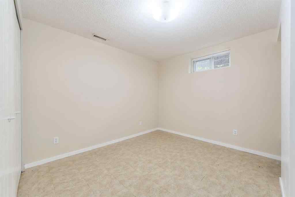 MLS® A2255261 - 412 Tavender Road NW in Thorncliffe Calgary, Residential