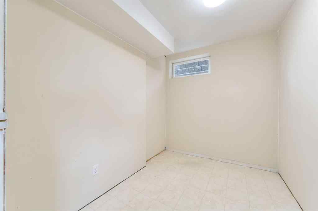 MLS® A2255261 - 412 Tavender Road NW in Thorncliffe Calgary, Residential