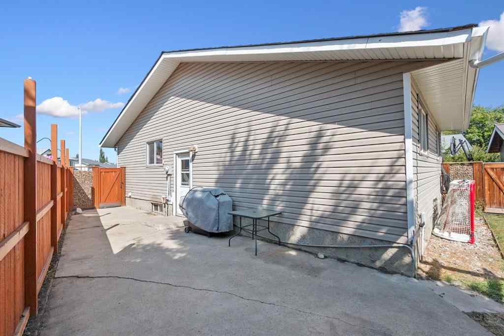 MLS® A2255263 - 2209 9 Avenue  in NONE Didsbury, Residential