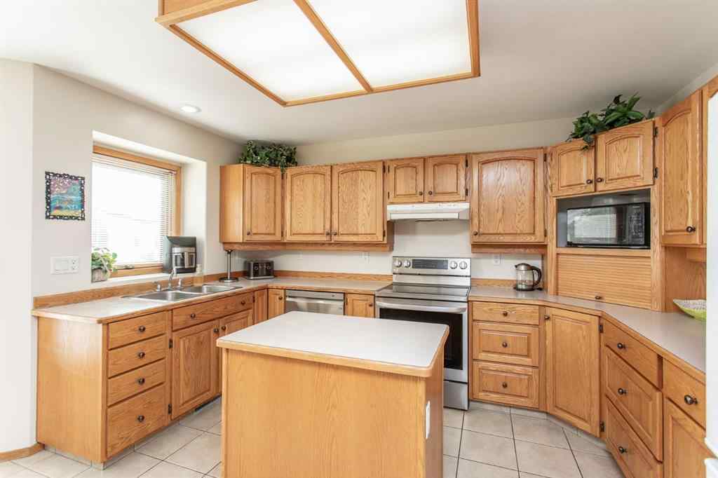 MLS® A2255267 - 179 Douglas Avenue  in Deer Park Estates Red Deer, Residential