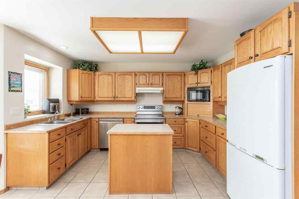 MLS® A2255267 - 179 Douglas Avenue  in Deer Park Estates Red Deer, Residential