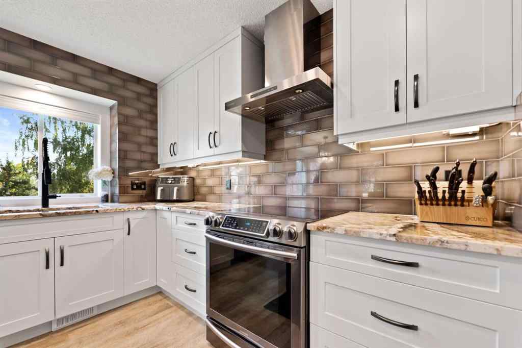 MLS® A2255268 - 309 Douglas Ridge Place SE in Douglasdale/Glen Calgary, Residential