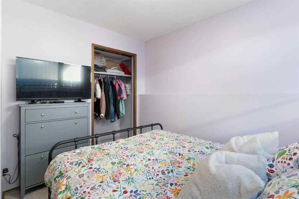 MLS® A2255271 - 9308 26 Street SW in Oakridge Calgary, Residential