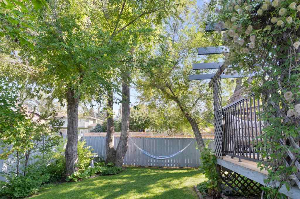 MLS® A2255271 - 9308 26 Street SW in Oakridge Calgary, Residential