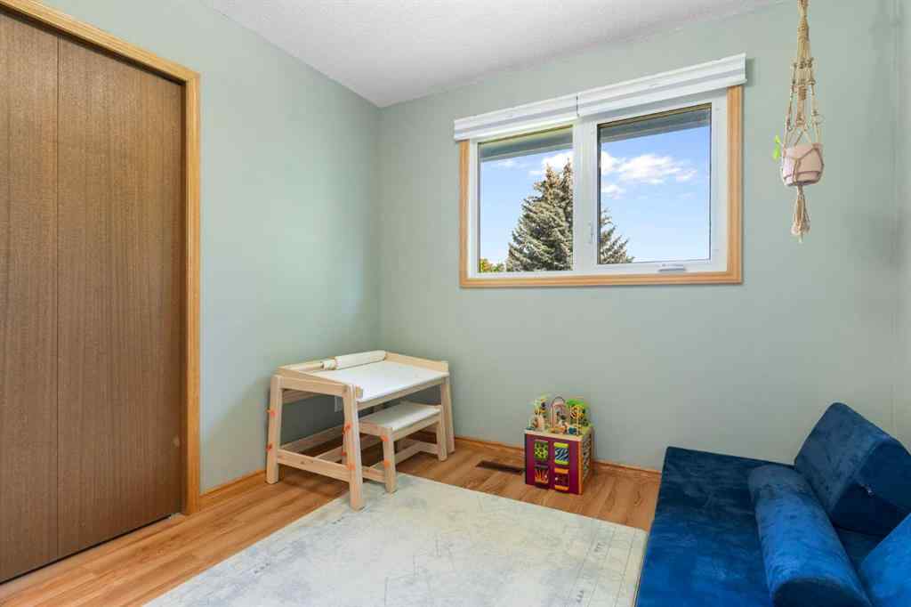 MLS® A2255271 - 9308 26 Street SW in Oakridge Calgary, Residential