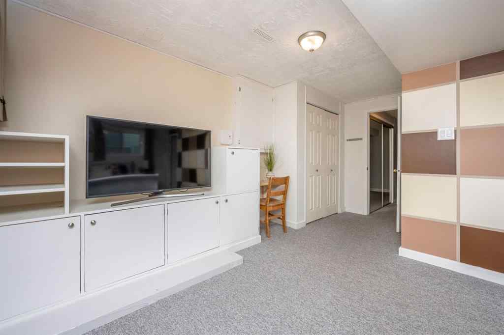MLS® A2255272 - 4 Beddington Way NE in Beddington Heights Calgary, Residential