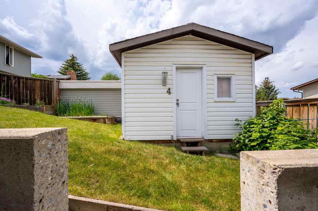 MLS® A2255272 - 4 Beddington Way NE in Beddington Heights Calgary, Residential