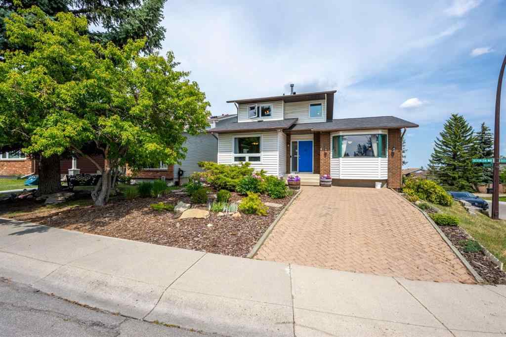 MLS® A2255272 - 4 Beddington Way NE in Beddington Heights Calgary, Residential