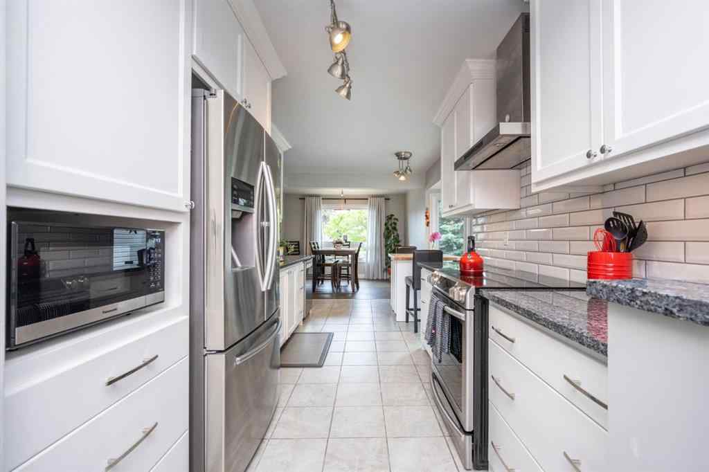 MLS® A2255272 - 4 Beddington Way NE in Beddington Heights Calgary, Residential