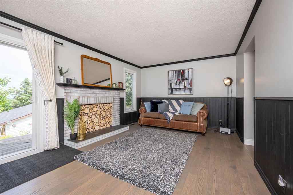 MLS® A2255272 - 4 Beddington Way NE in Beddington Heights Calgary, Residential