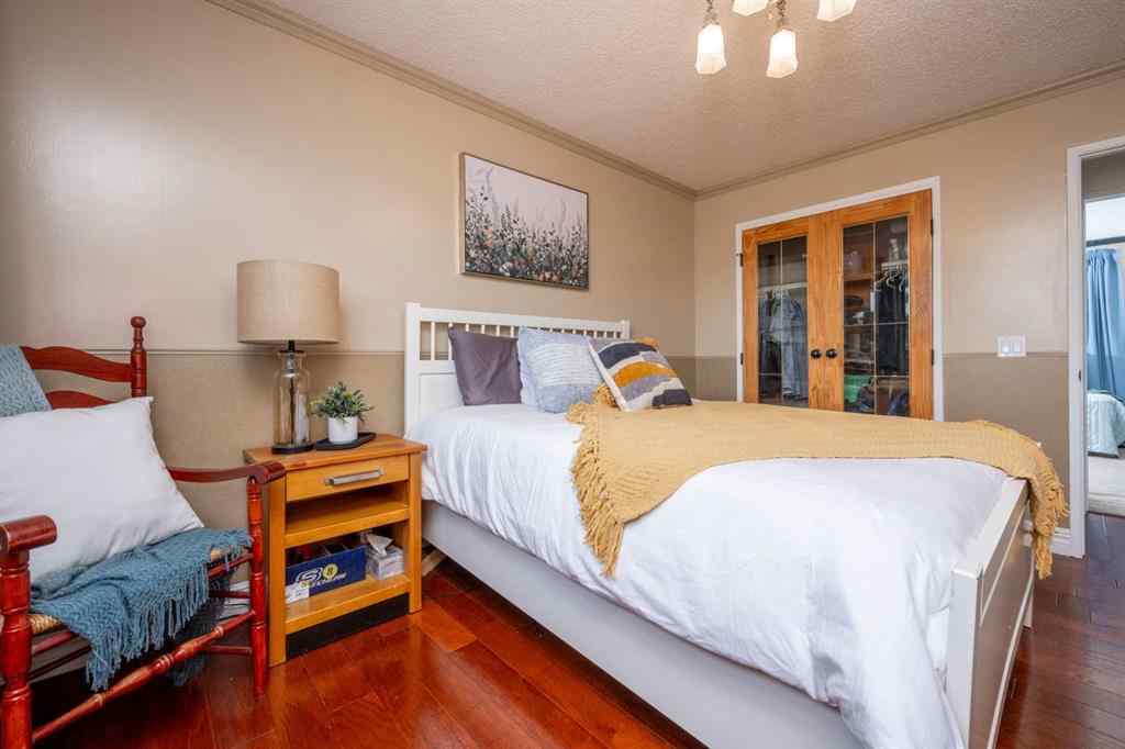 MLS® A2255272 - 4 Beddington Way NE in Beddington Heights Calgary, Residential