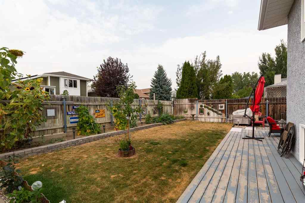 MLS® A2255278 - 30 Heritage Crescent W in Heritage Heights Lethbridge, Residential