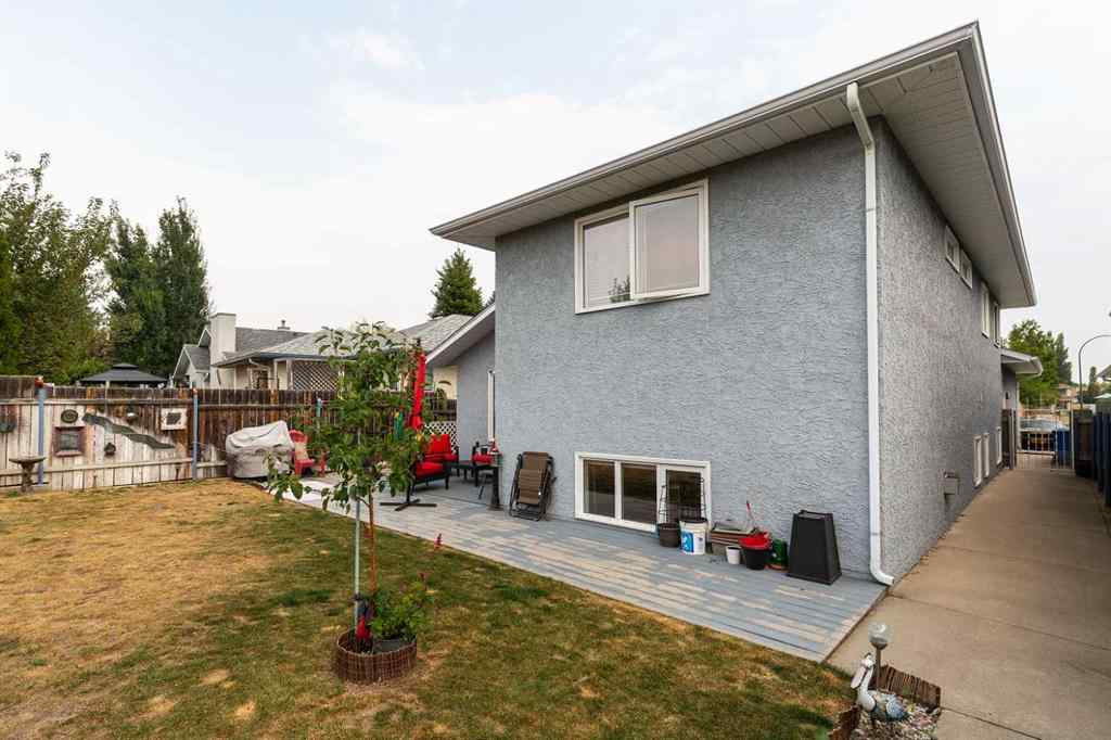 MLS® A2255278 - 30 Heritage Crescent W in Heritage Heights Lethbridge, Residential
