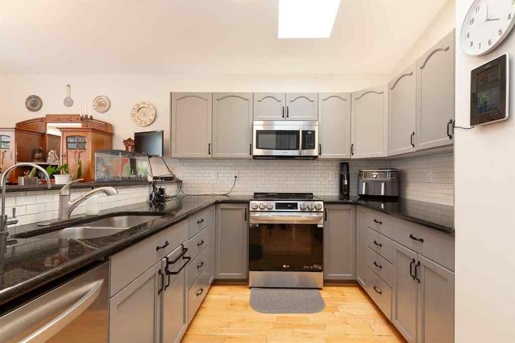 MLS® A2255278 - 30 Heritage Crescent W in Heritage Heights Lethbridge, Residential