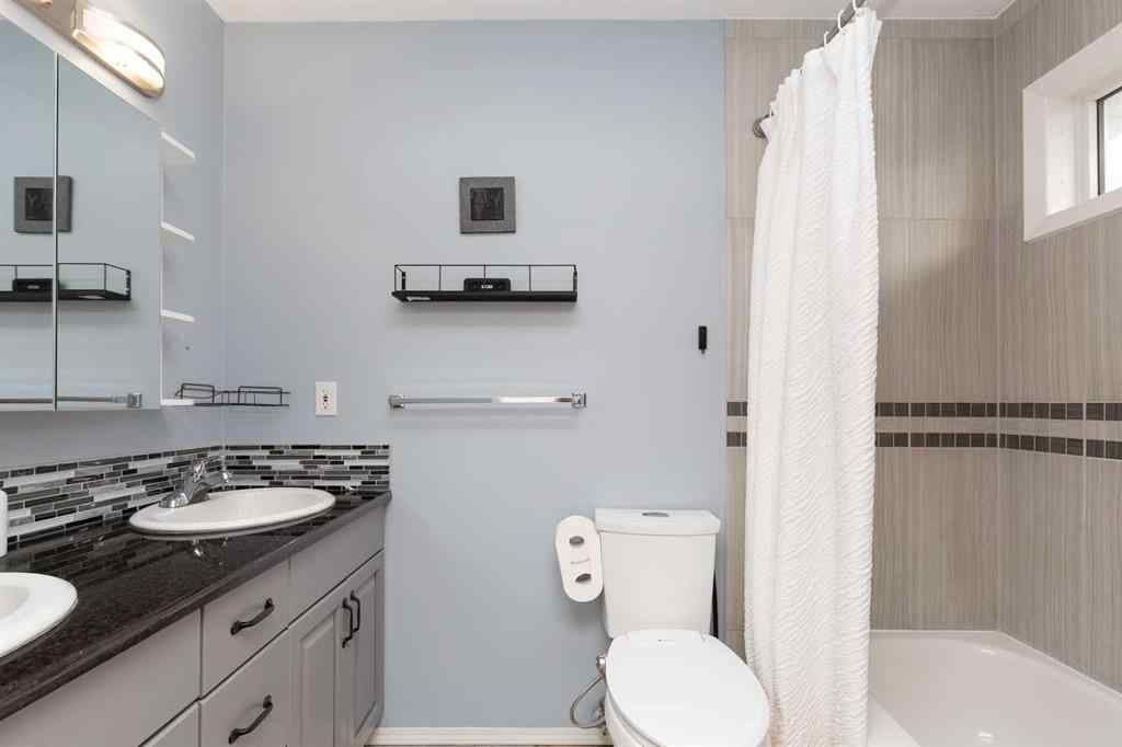 MLS® A2255278 - 30 Heritage Crescent W in Heritage Heights Lethbridge, Residential