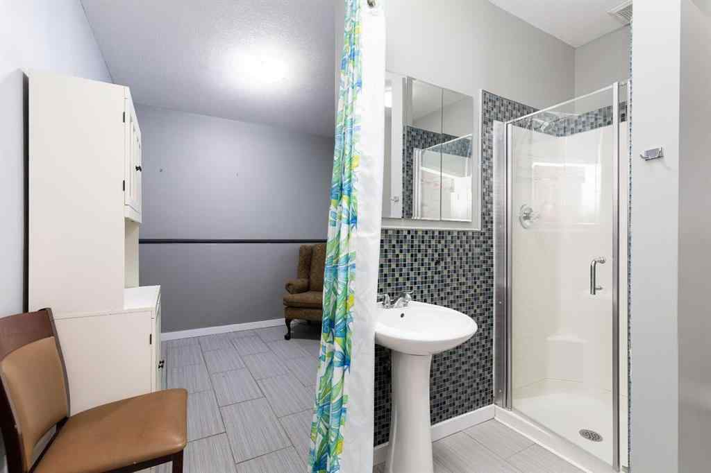 MLS® A2255278 - 30 Heritage Crescent W in Heritage Heights Lethbridge, Residential