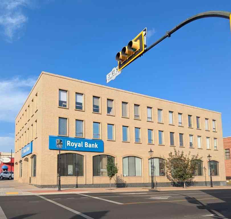 MLS® A2255281 - 578-580 3 Street SE in SE Hill Medicine Hat, Commercial