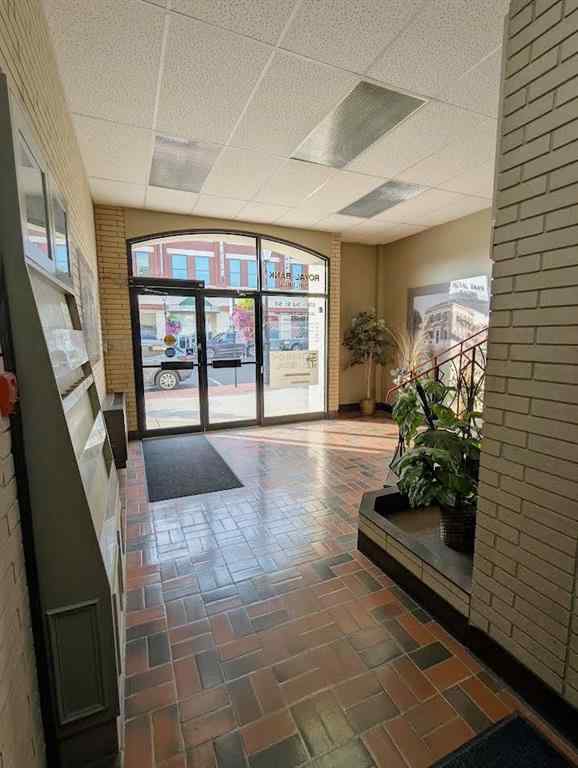 MLS® A2255281 - 578-580 3 Street SE in SE Hill Medicine Hat, Commercial