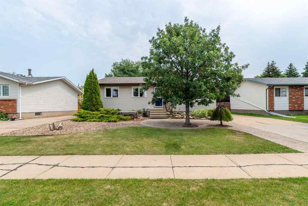 MLS® A2255285 - 3805 57 Avenue  in Southridge Lloydminster, Residential