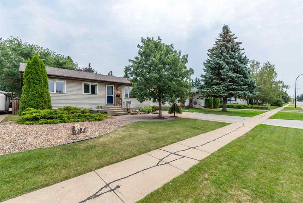MLS® A2255285 - 3805 57 Avenue  in Southridge Lloydminster, Residential