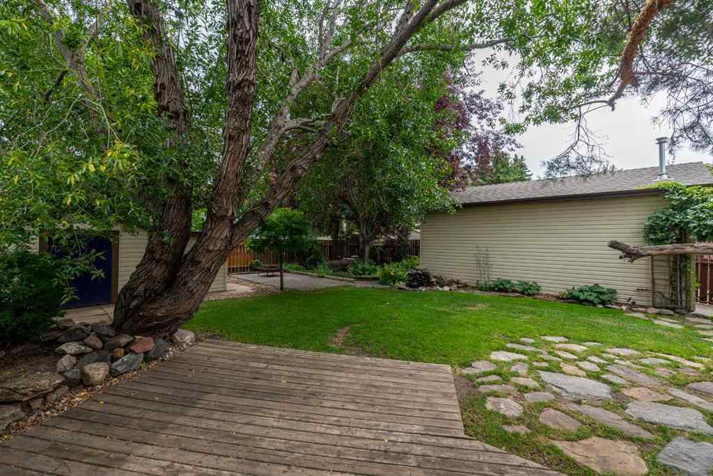 MLS® A2255285 - 3805 57 Avenue  in Southridge Lloydminster, Residential
