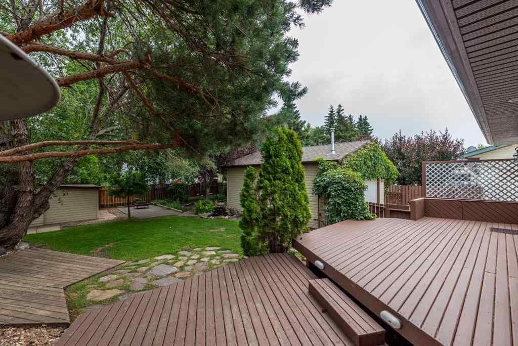 MLS® A2255285 - 3805 57 Avenue  in Southridge Lloydminster, Residential