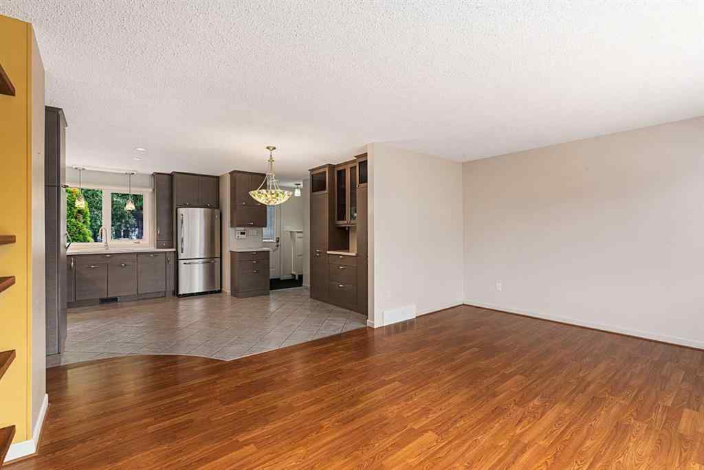 MLS® A2255285 - 3805 57 Avenue  in Southridge Lloydminster, Residential