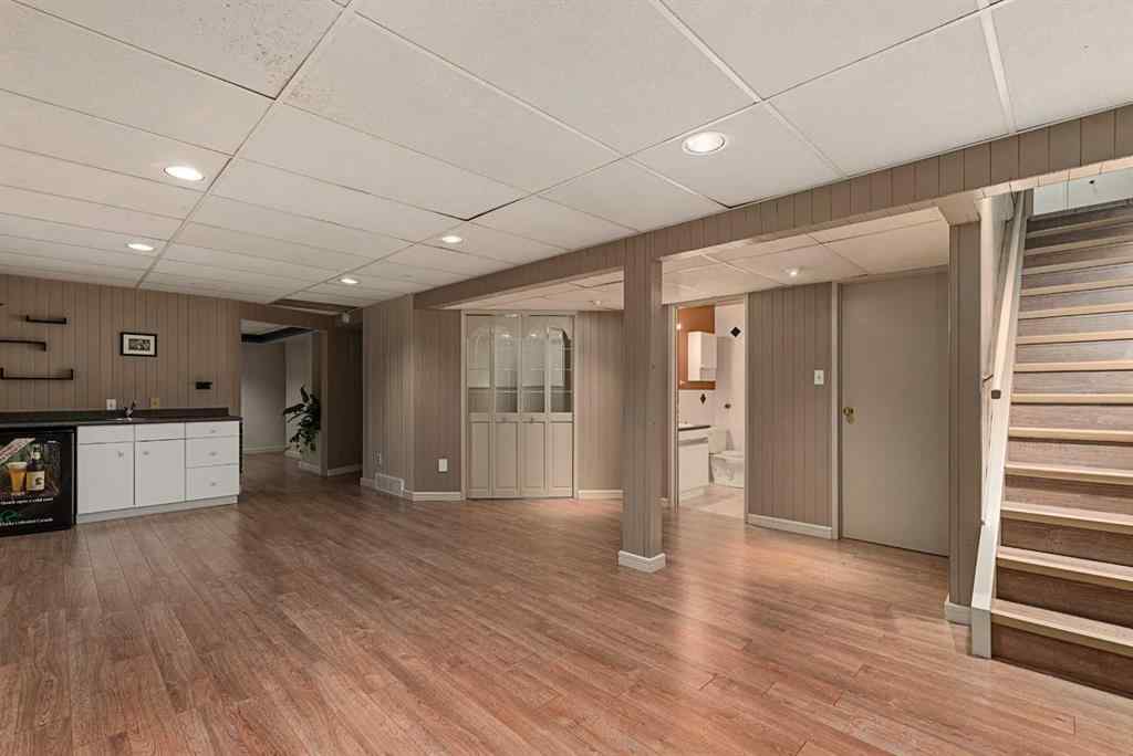 MLS® A2255285 - 3805 57 Avenue  in Southridge Lloydminster, Residential