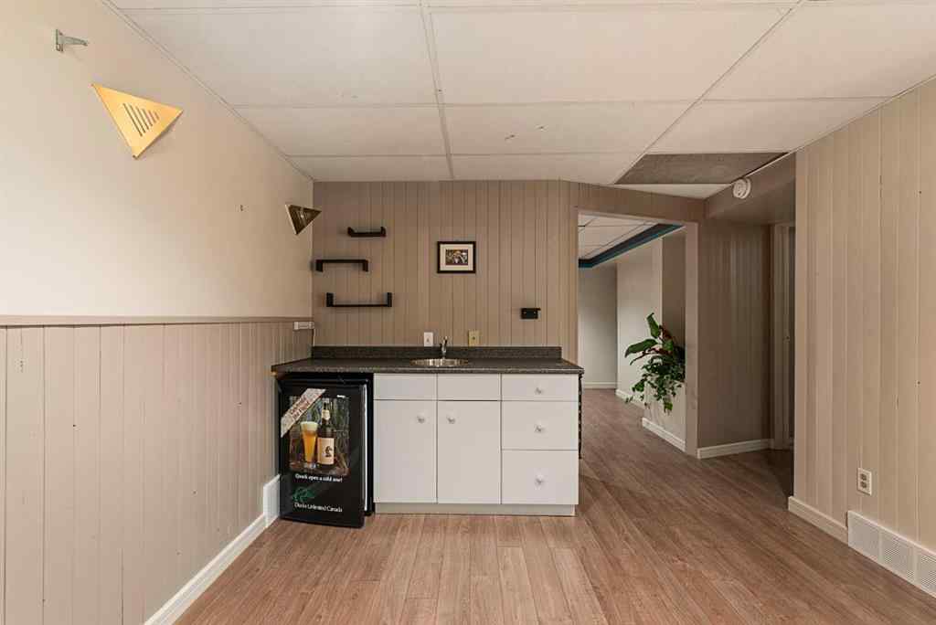 MLS® A2255285 - 3805 57 Avenue  in Southridge Lloydminster, Residential