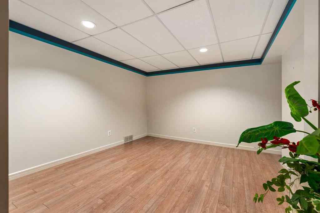 MLS® A2255285 - 3805 57 Avenue  in Southridge Lloydminster, Residential
