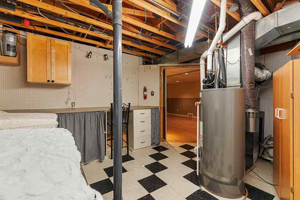 MLS® A2255285 - 3805 57 Avenue  in Southridge Lloydminster, Residential