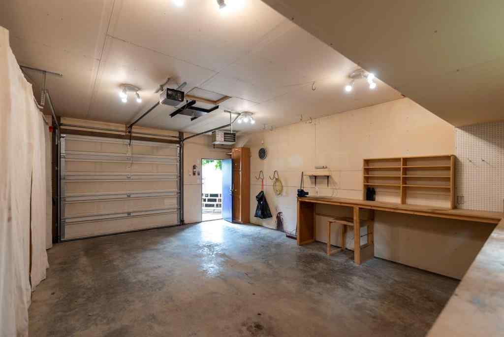 MLS® A2255285 - 3805 57 Avenue  in Southridge Lloydminster, Residential