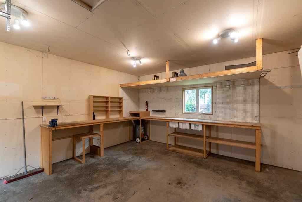 MLS® A2255285 - 3805 57 Avenue  in Southridge Lloydminster, Residential
