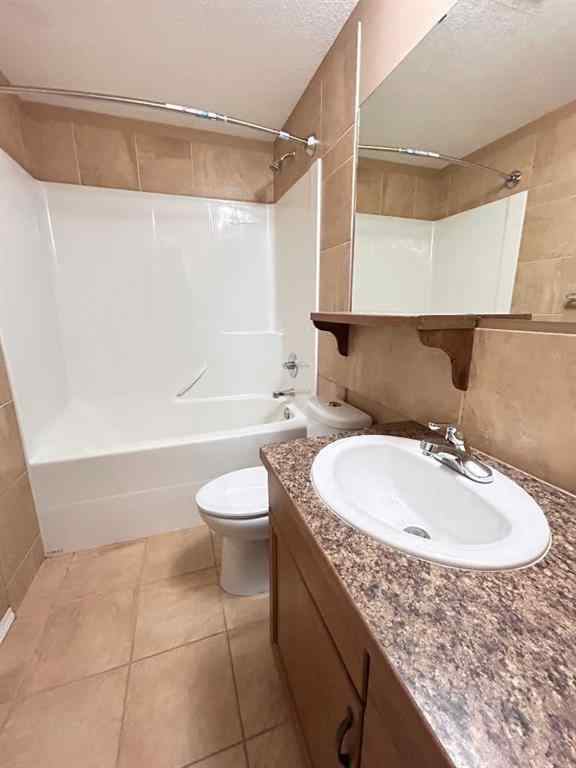 MLS&reg; # A2255286 - 122 Tartan Boulevard W in West Highlands Lethbridge, Residential Open Houses