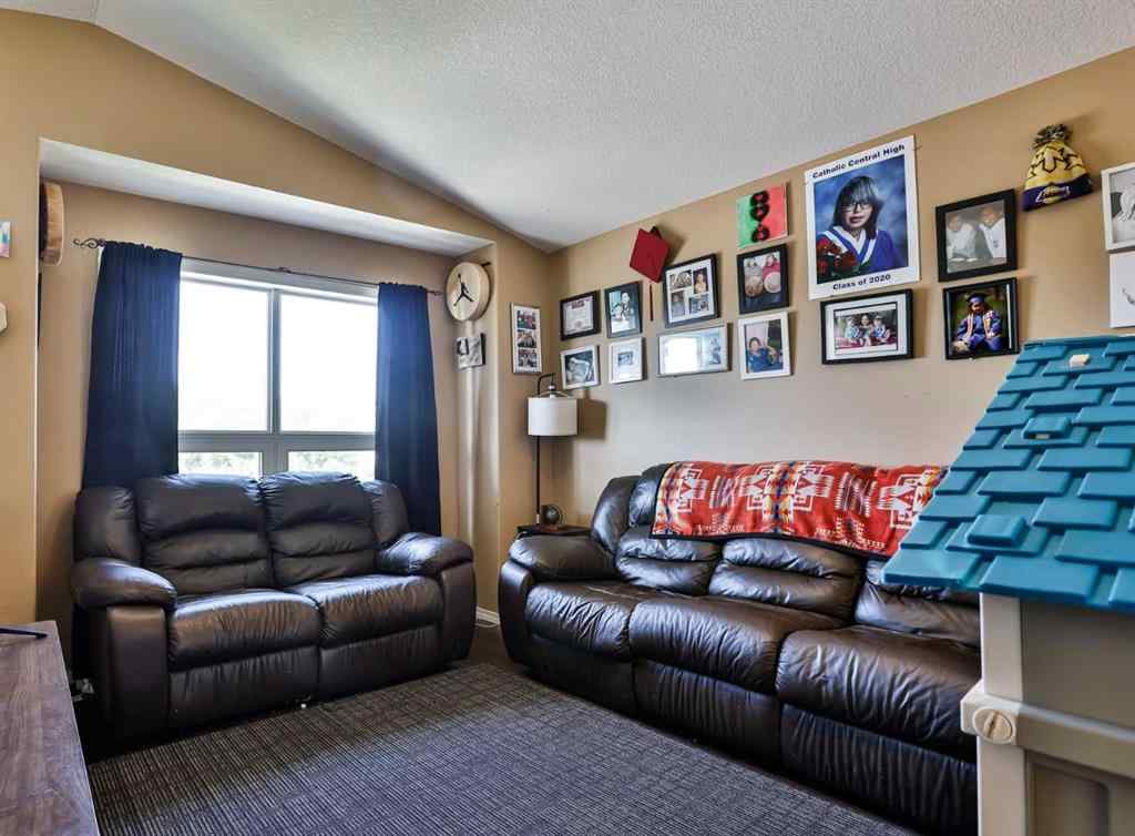 MLS® A2255286 - 122 Tartan Boulevard W in West Highlands Lethbridge, Residential