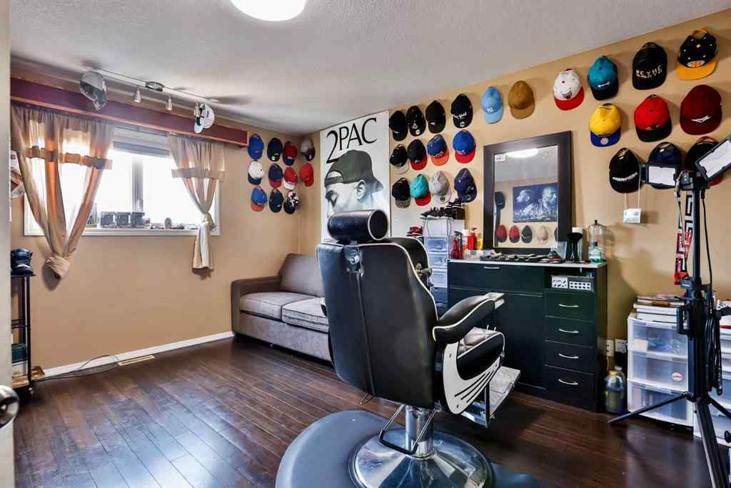 MLS® A2255286 - 122 Tartan Boulevard W in West Highlands Lethbridge, Residential